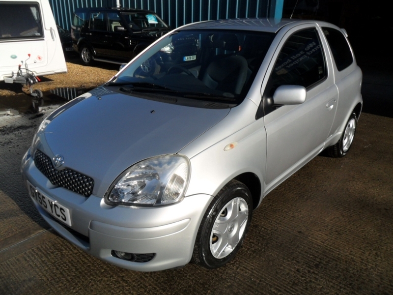 TOYOTA YARIS COLOUR COLLECTION VVT-I 2005