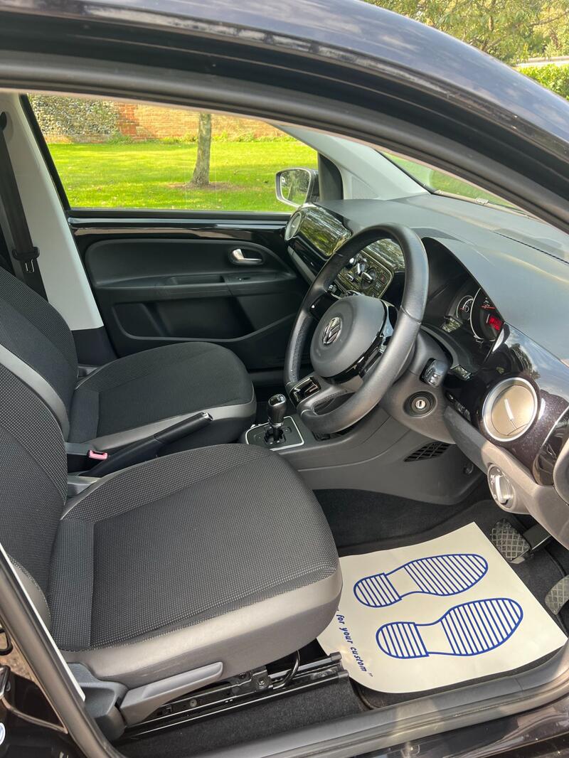 VOLKSWAGEN UP high up 1.0 automatic 2012