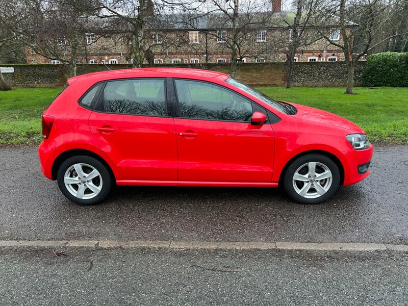 VOLKSWAGEN POLO    2010