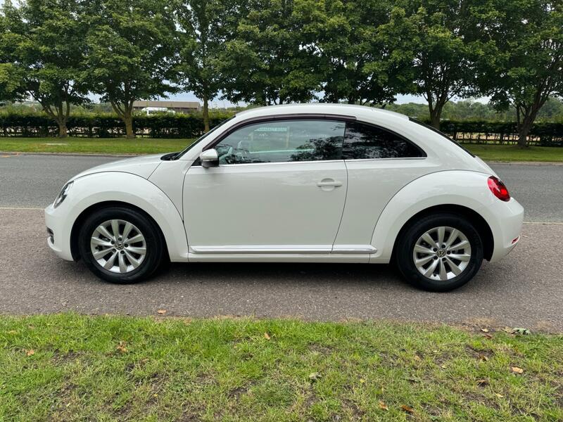 VOLKSWAGEN BEETLE  2013