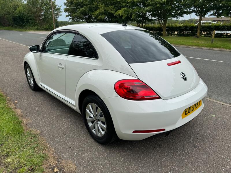 VOLKSWAGEN BEETLE  2013