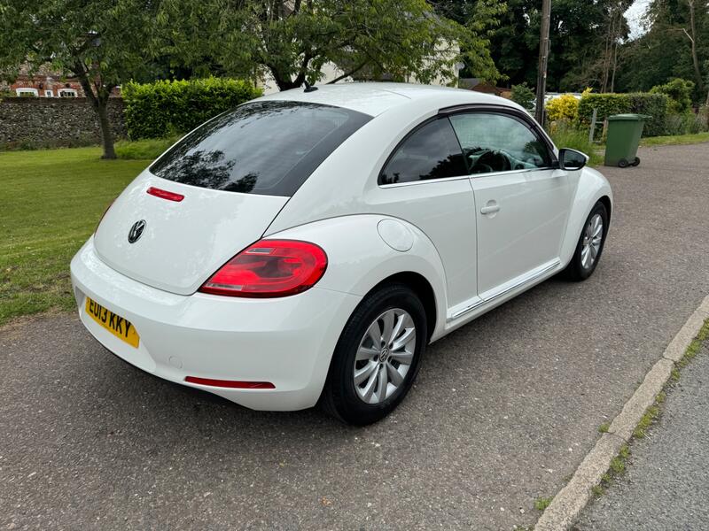 VOLKSWAGEN BEETLE  2013
