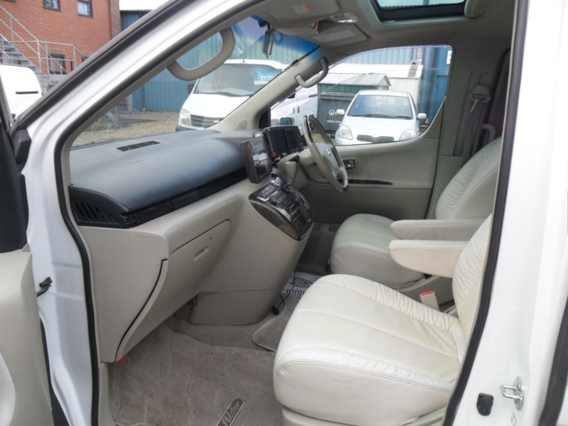 NISSAN ELGRAND e51 rider 2003