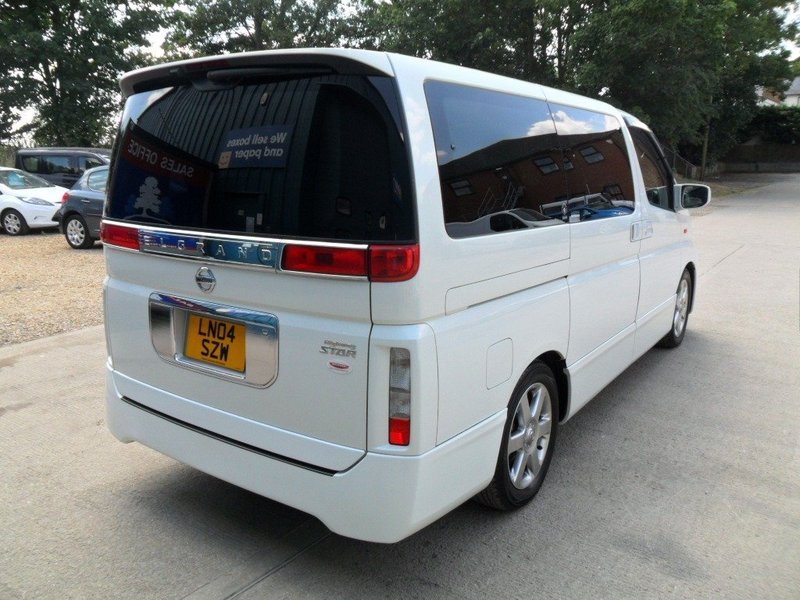 NISSAN ELGRAND HIGHWAY STAR 2004