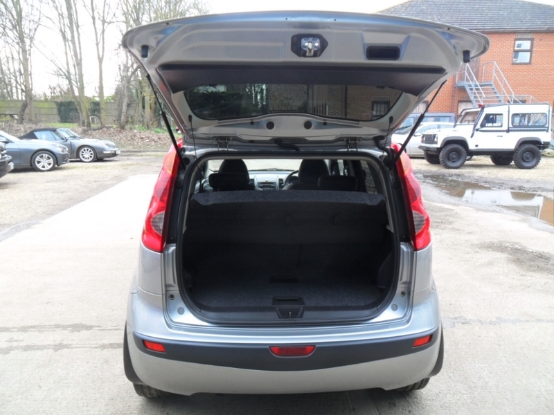 NISSAN NOTE SVE 2006