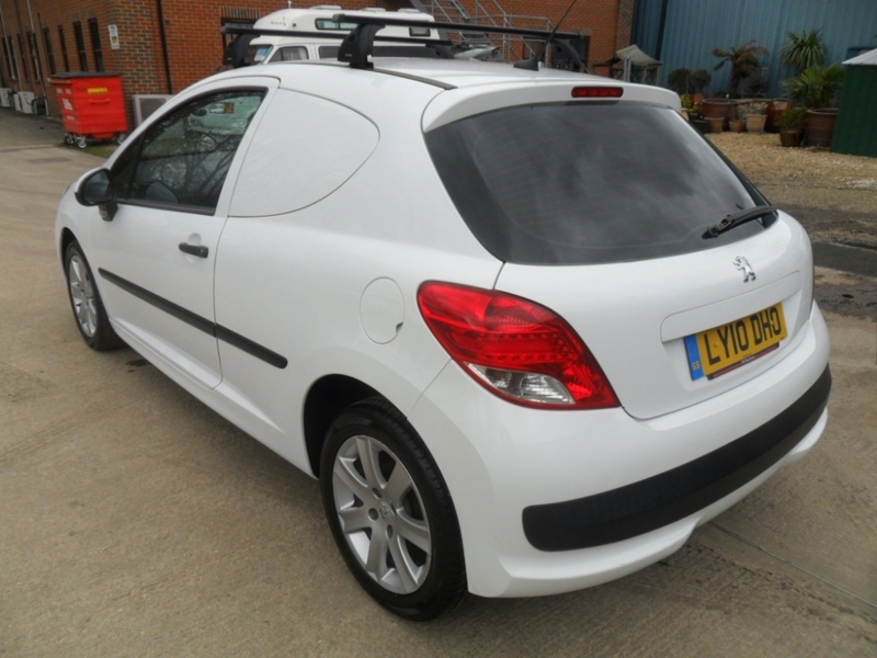 PEUGEOT 207 HDI 2010