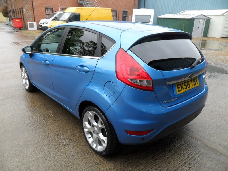 FORD FIESTA TITANIUM 2008