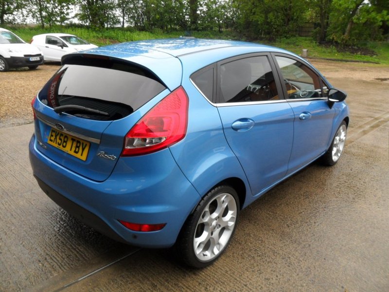 FORD FIESTA TITANIUM 2008