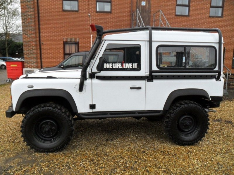 LAND ROVER DEFENDER 4CYL REG DT 1987