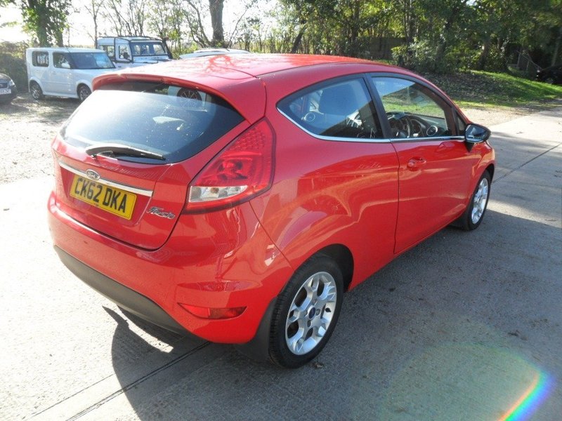 FORD FIESTA ZETEC 2012