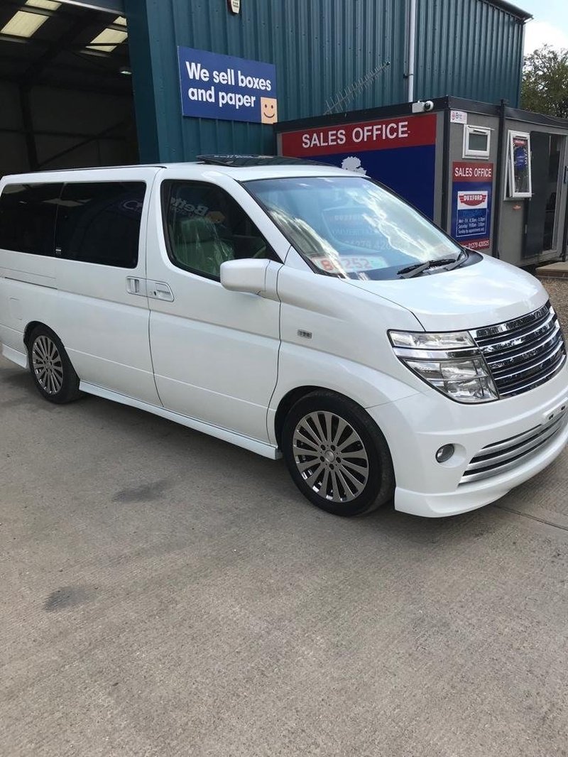 NISSAN ELGRAND RIDER AUTECH WITH LPG 4X4 2003