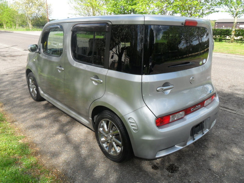 NISSAN CUBE RIDER AUTECH 2009