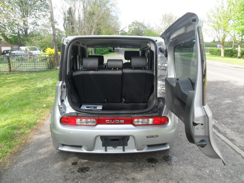 NISSAN CUBE RIDER AUTECH 2009