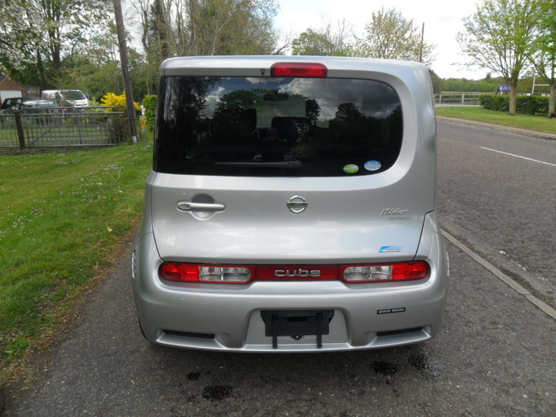 NISSAN CUBE RIDER AUTECH 2009