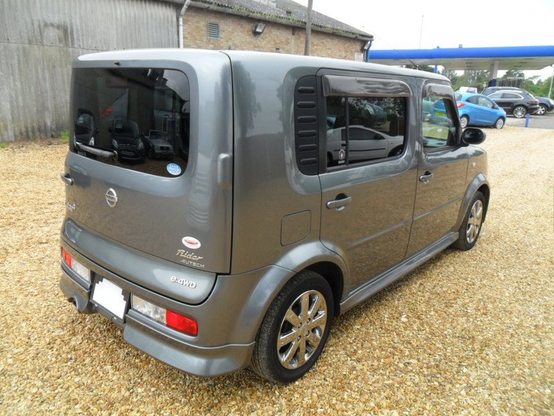 NISSAN CUBE RIDER AUTECH 7 SEATER E4WD 2006