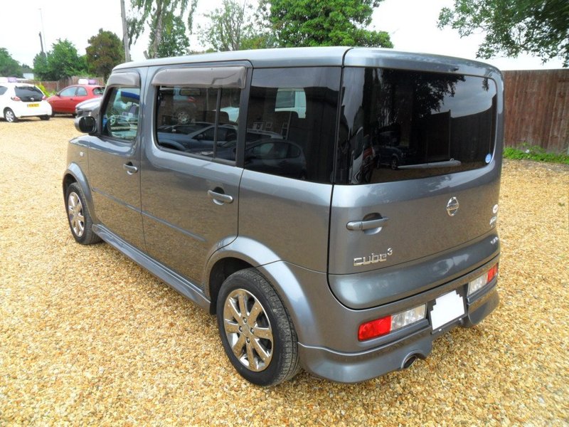 NISSAN CUBE RIDER AUTECH 7 SEATER E4WD 2006