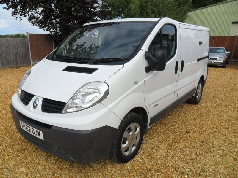 RENAULT TRAFIC dCi 115 SL SWB 29 2012