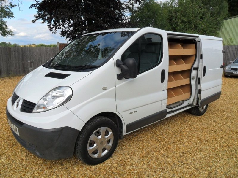 RENAULT TRAFIC dCi 115 SL SWB 29 2012