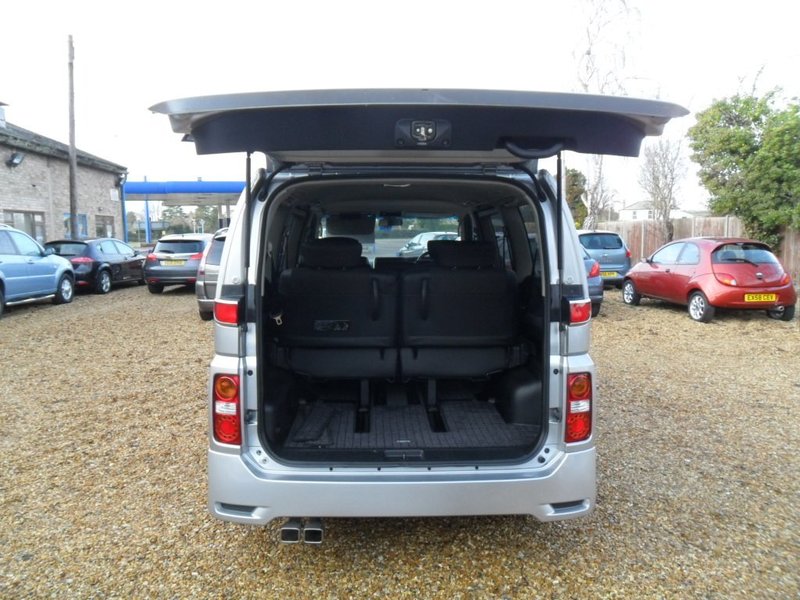 NISSAN ELGRAND 3.5 highway star gen 2 2005