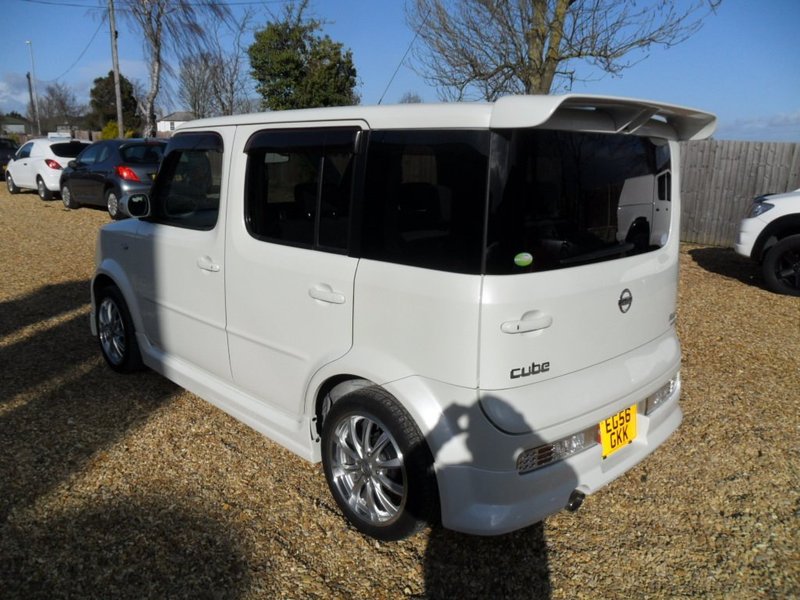 NISSAN CUBE rider autech with impul kitting and running gear 2006