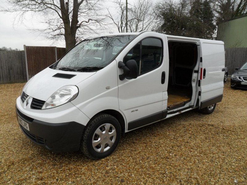 RENAULT TRAFIC dCi 115 LL LWB 29 2012