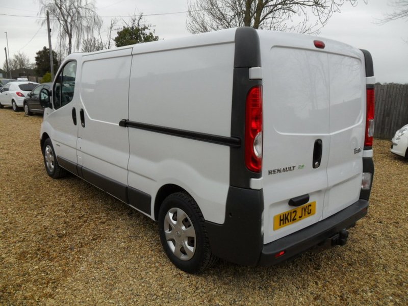 RENAULT TRAFIC dCi 115 LL LWB 29 2012