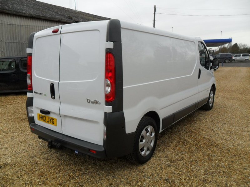 RENAULT TRAFIC dCi 115 LL LWB 29 2012