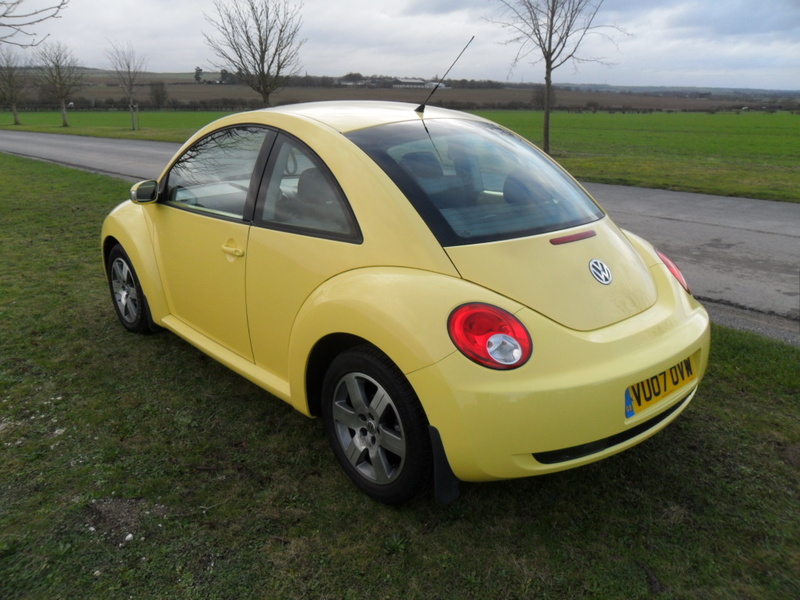 VOLKSWAGEN BEETLE LUNA 8V 2007