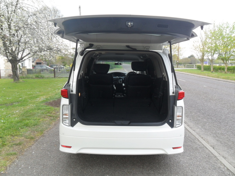 NISSAN ELGRAND E52 HIGHWAY STAR 7 SEATER AUTO 2011