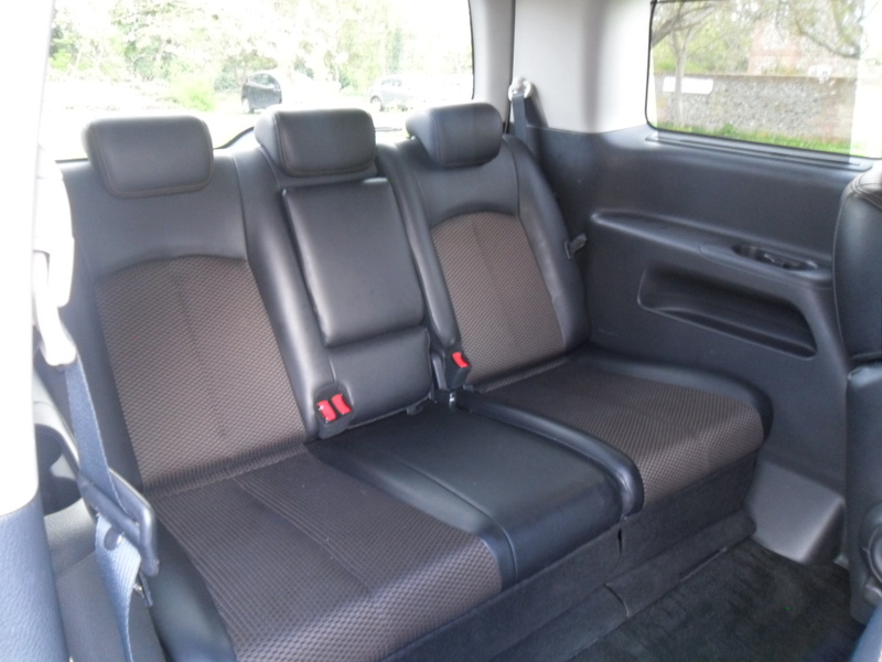 NISSAN ELGRAND E52 HIGHWAY STAR 7 SEATER AUTO 2011