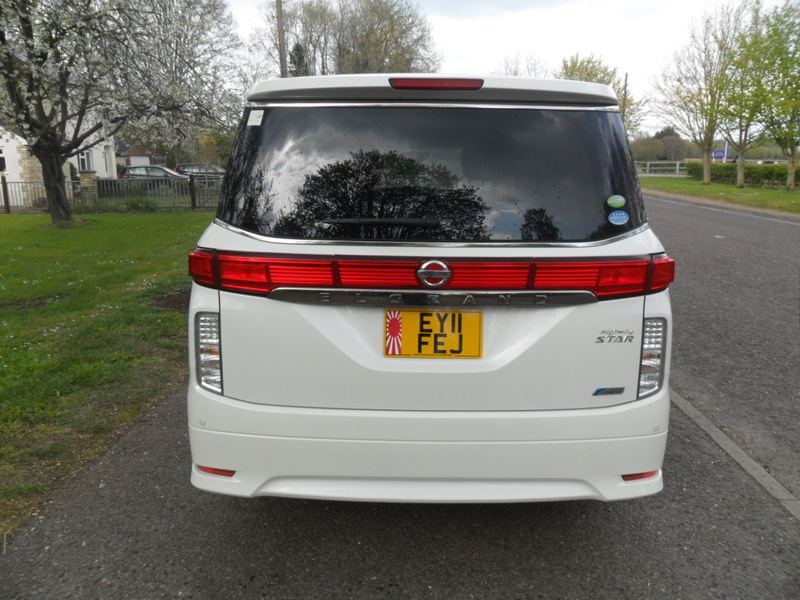 NISSAN ELGRAND E52 HIGHWAY STAR 7 SEATER AUTO 2011