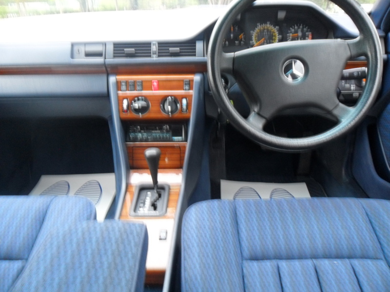 MERCEDES-BENZ 200 200TE AUTO 1993