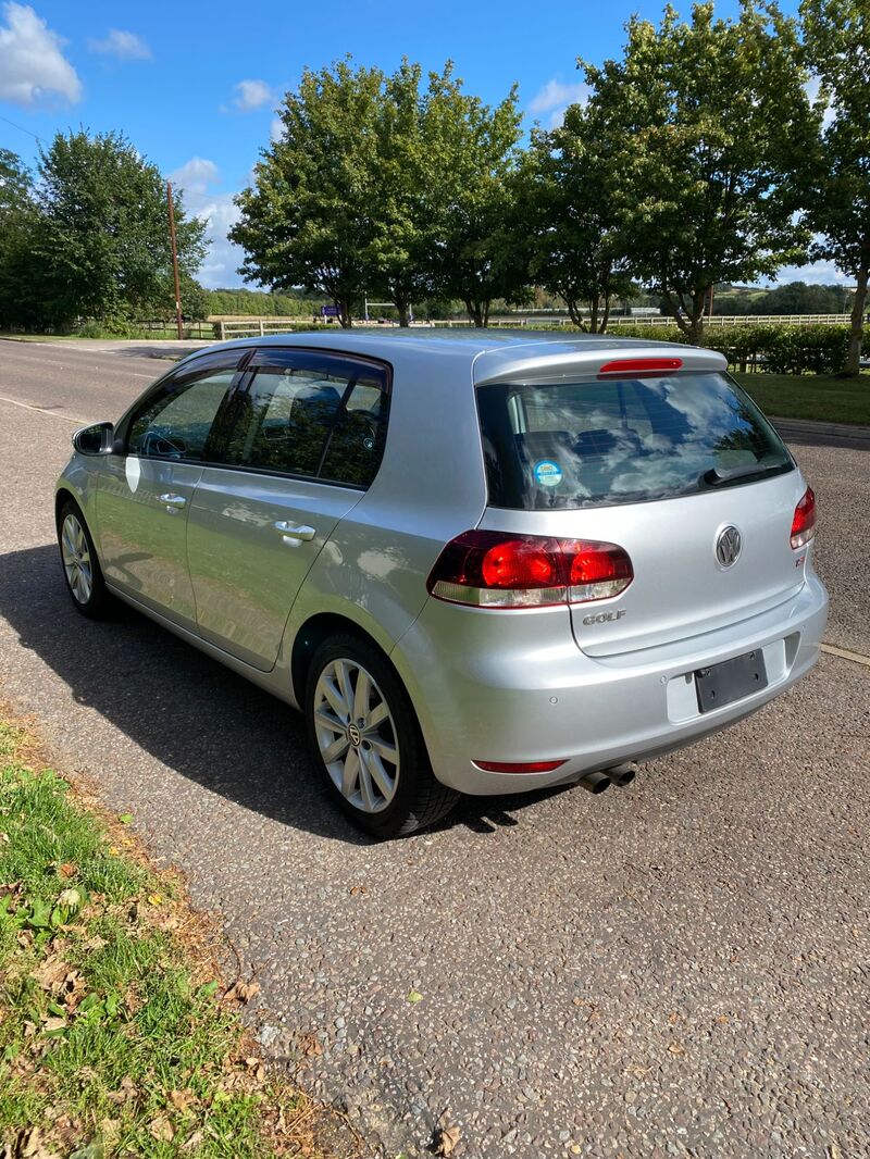 VOLKSWAGEN GOLF HIGHLINE DSG PETROL 2011