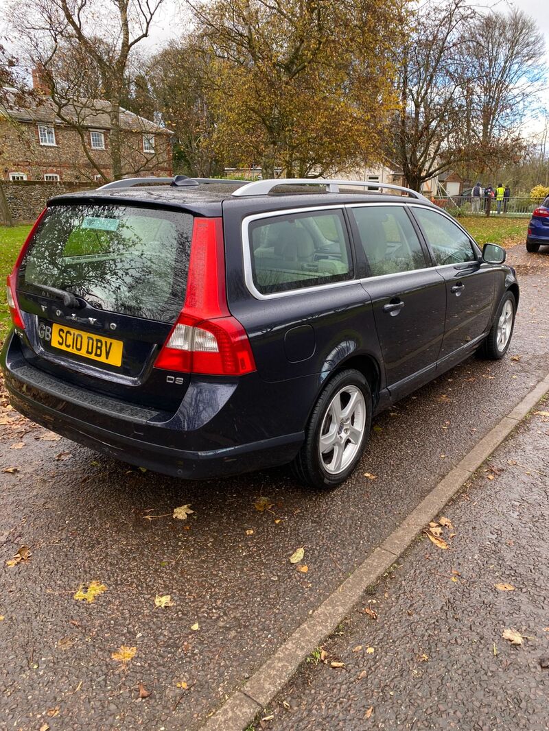 VOLVO V70 D3 SE LUX 2010