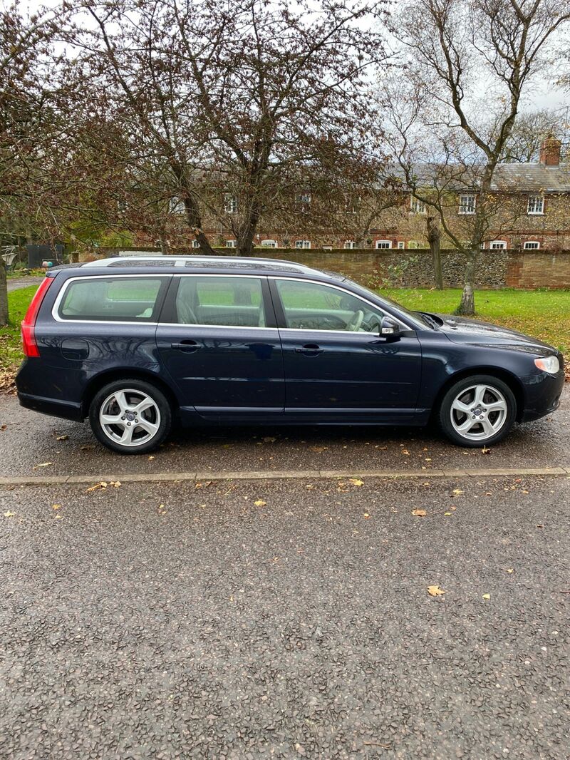 VOLVO V70 D3 SE LUX 2010