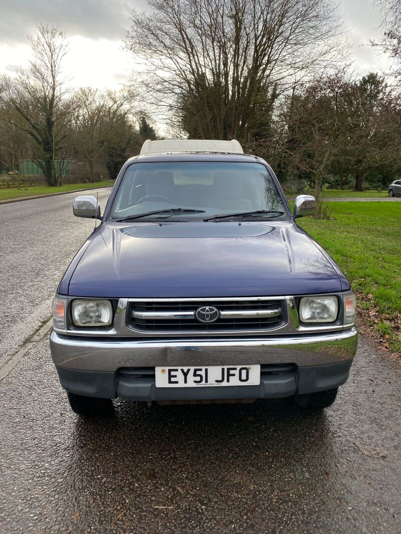 TOYOTA HILUX TD 4WD DCB PU GX 2001