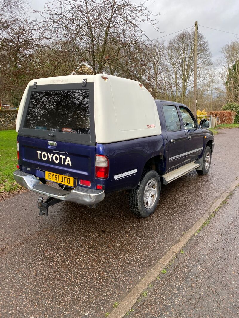 TOYOTA HILUX TD 4WD DCB PU GX 2001