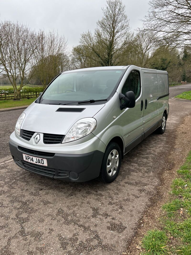 RENAULT TRAFIC LL29 DCI SR PV EXTRA 2014