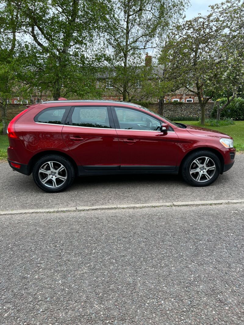 VOLVO XC60 D5 SE LUX AWD 2011