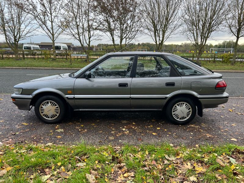 TOYOTA COROLLA GL AUTO 1989