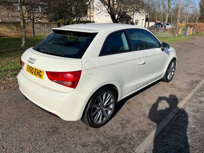 AUDI A1 1.4tfsi sport 2011