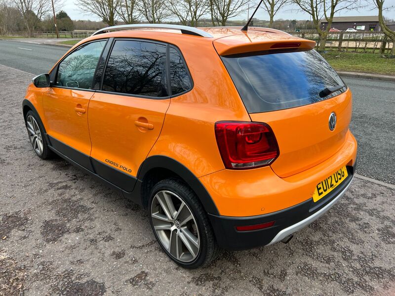 VOLKSWAGEN POLO 1.2tsi cross polo 2012