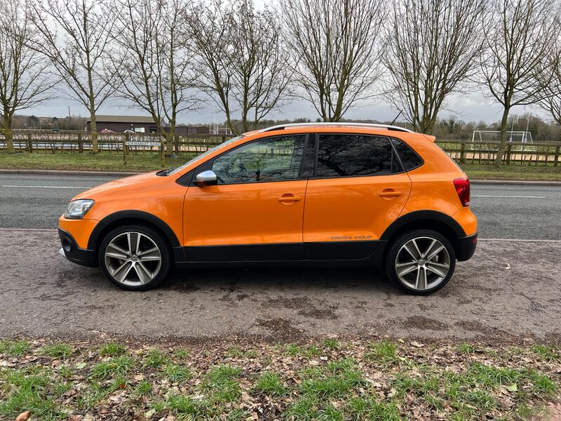 VOLKSWAGEN POLO 1.2tsi cross polo 2012