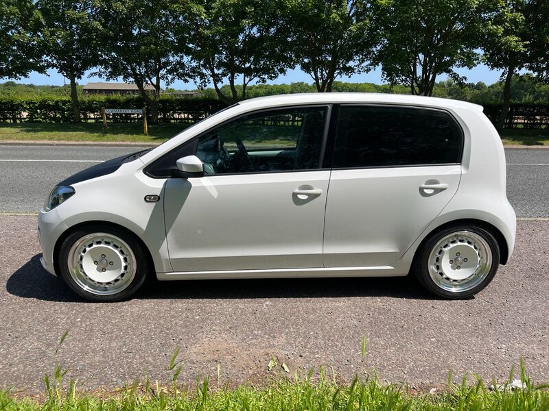 VOLKSWAGEN UP high up 1.0 automatic 2015