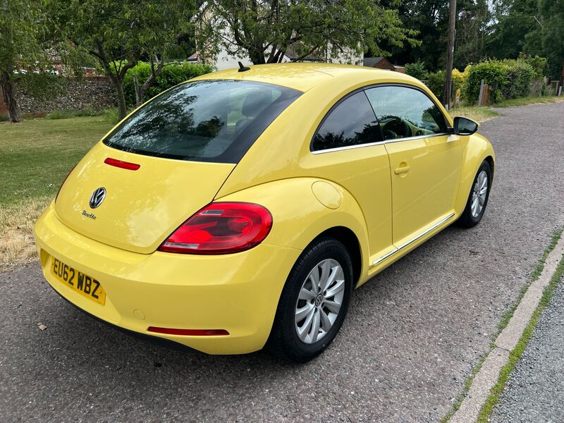 VOLKSWAGEN BEETLE 1.2tsi dsg design 2012