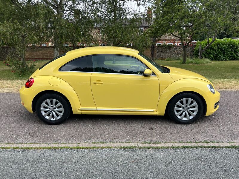 VOLKSWAGEN BEETLE 1.2tsi dsg design 2012