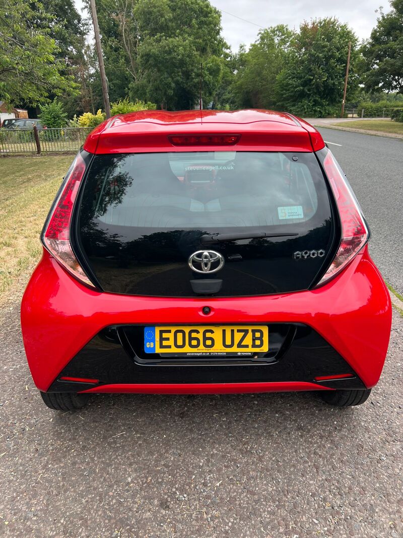 TOYOTA AYGO VVT-I X-PLAY 2016