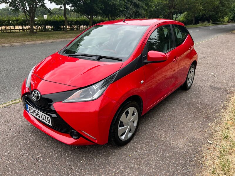 TOYOTA AYGO VVT-I X-PLAY 2016